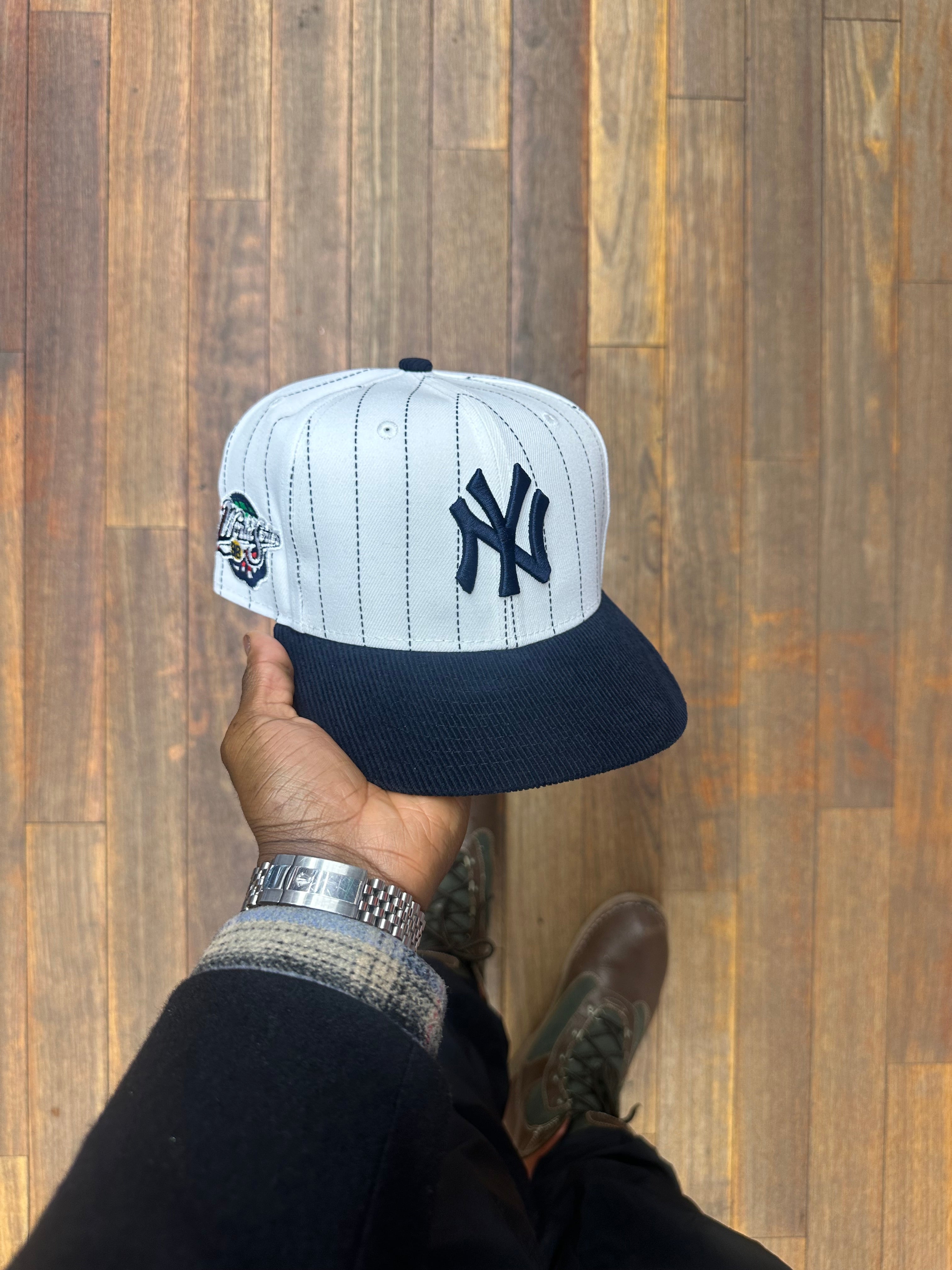 New York Yankees Striped W/ Cordy Navy Visor 1998 WS